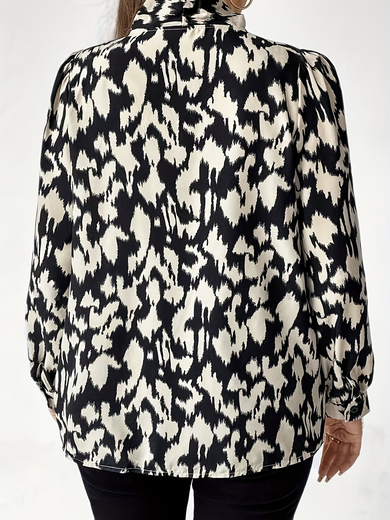 🖤 Chemisier Élégant à Nœud sur le Devant – Imprimé Abstrait Noir et Blanc pour Femme