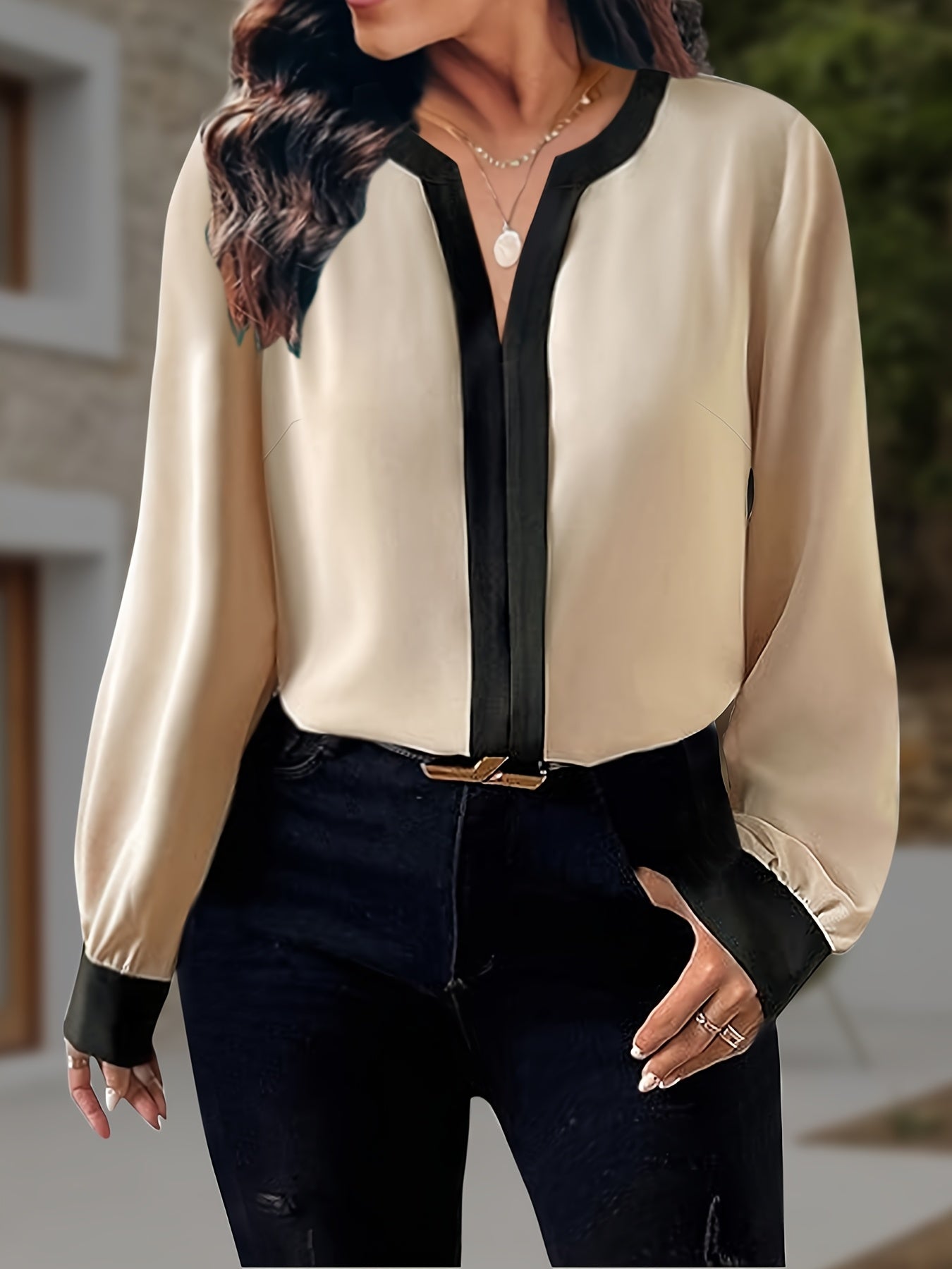 🤎 Blouse Élégante Grande Taille pour Femme – Col Rond à Finition Contrastée, Marron et Noir