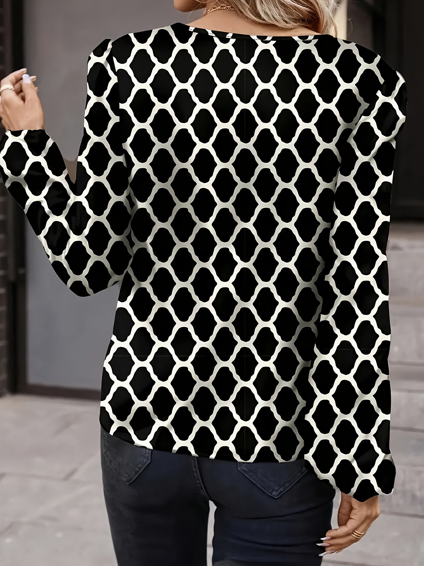 Women'S Elegant Geometric Print Long Sleeve V-Neck Blouse with Ruched Detail - Casual Button-Up Shirt for All Seasons, Casual Attire|Geometric Pattern Top|Nonstretch Fabric